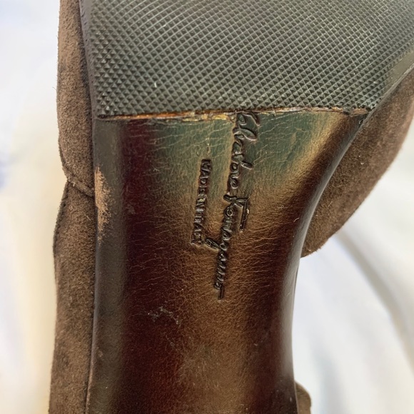 Ferragamo brown suede heels, approx 3 1/2 inches - Picture 7 of 9